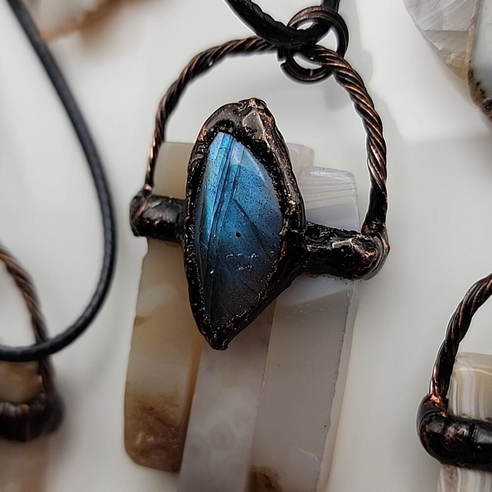 Genuine Labradorite & Triple Agate Necklace - Picture 5 of 7